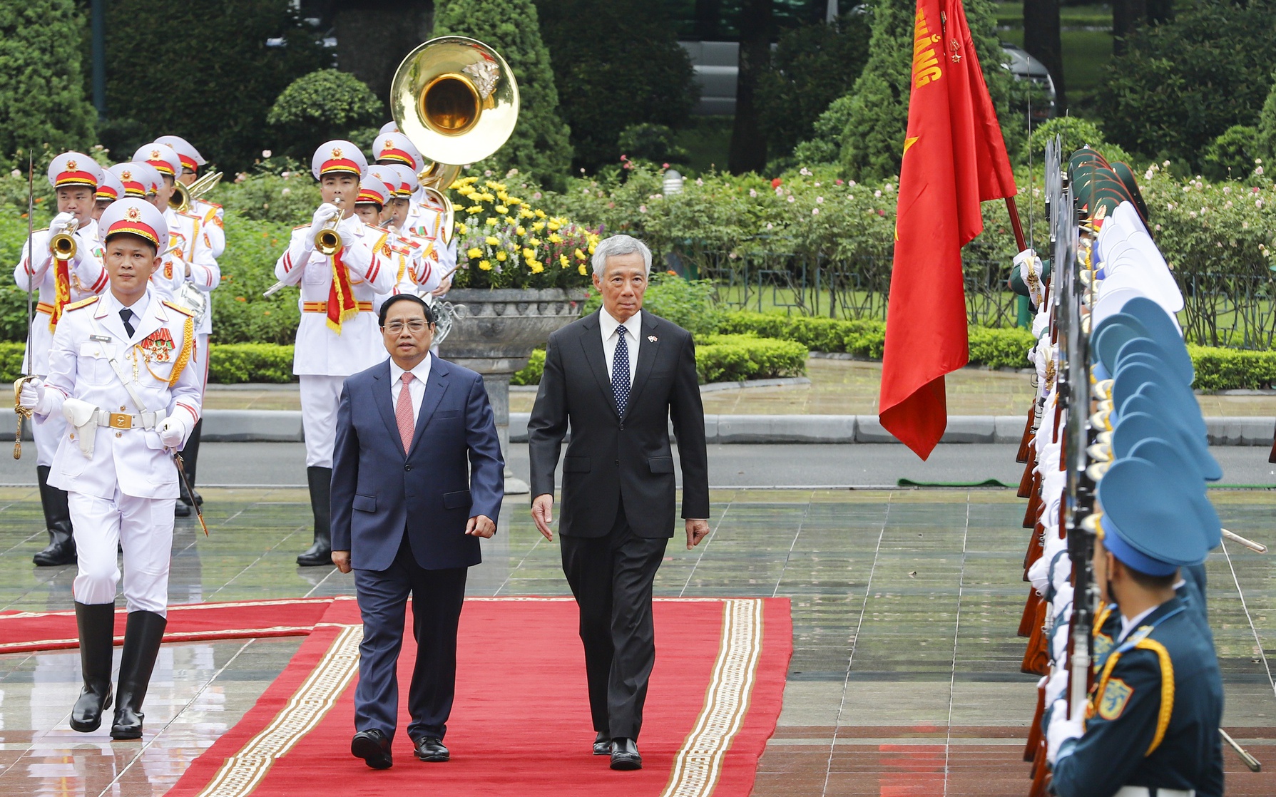 Hình ảnh Thủ tướng Phạm Minh Chính chủ trì Lễ đón Thủ tướng Singapore Lý Hiển Long 