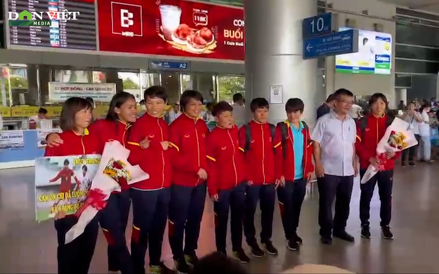 Video: Trở về từ World Cup, thủ môn Kim Thanh nói gì sau màn thể hiện nổi bật?
