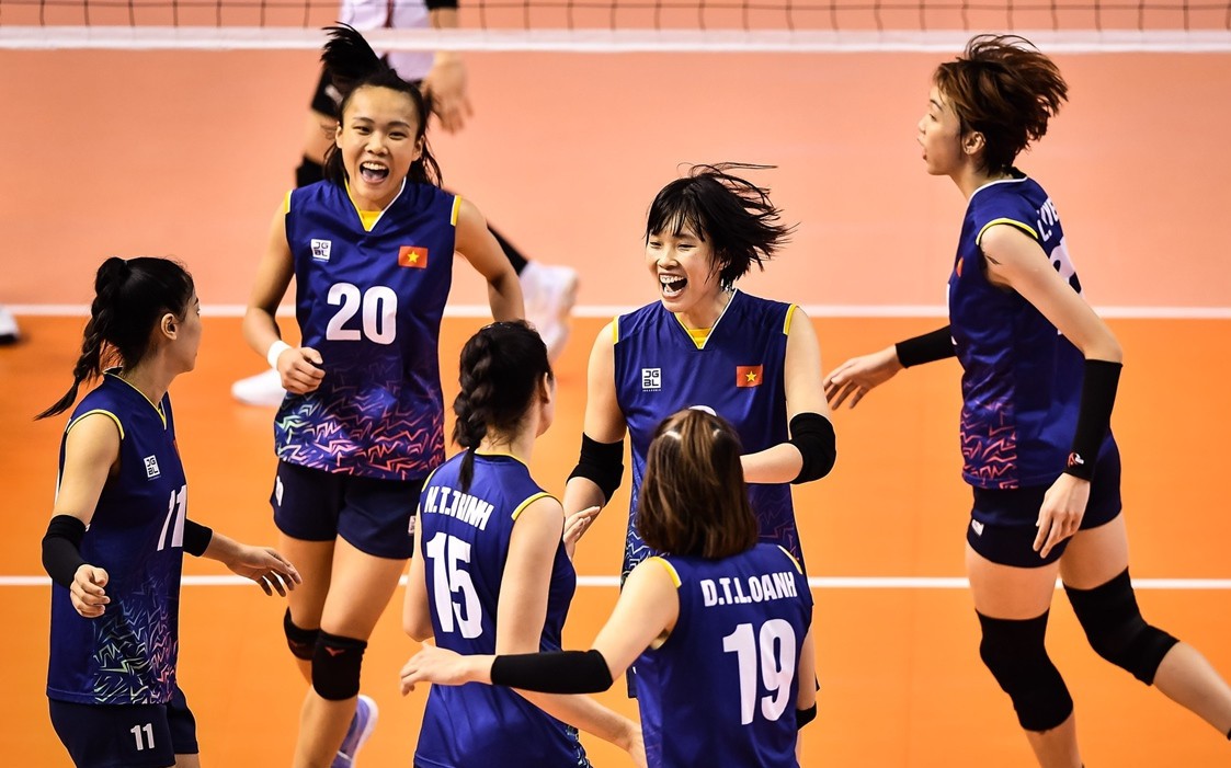 Hình ảnh bóng chuyền nữ Việt Nam thắng sốc Hàn Quốc ở giải bóng chuyền nữ châu Á