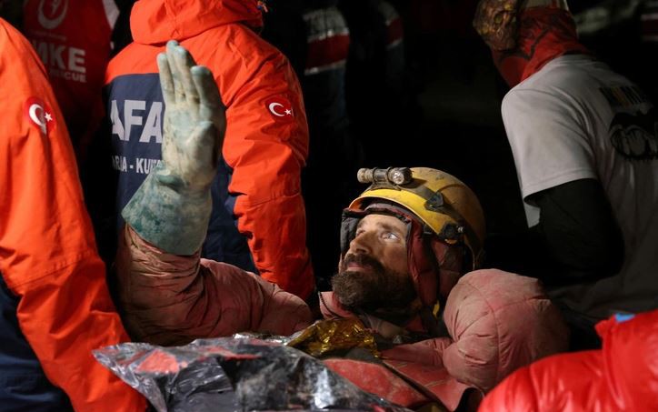 Clip: Giải cứu thành công nhà thám hiểm Mỹ kẹt trong hang sâu ở Thổ Nhĩ Kỳ
