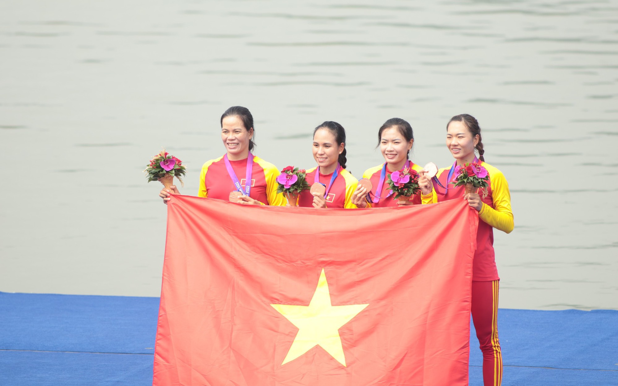 Video: Chủ nhân tấm huy chương đầu tiên của Việt Nam tại ASIAD 19 nói gì sau màn đua thuyền rowing kịch tính?
