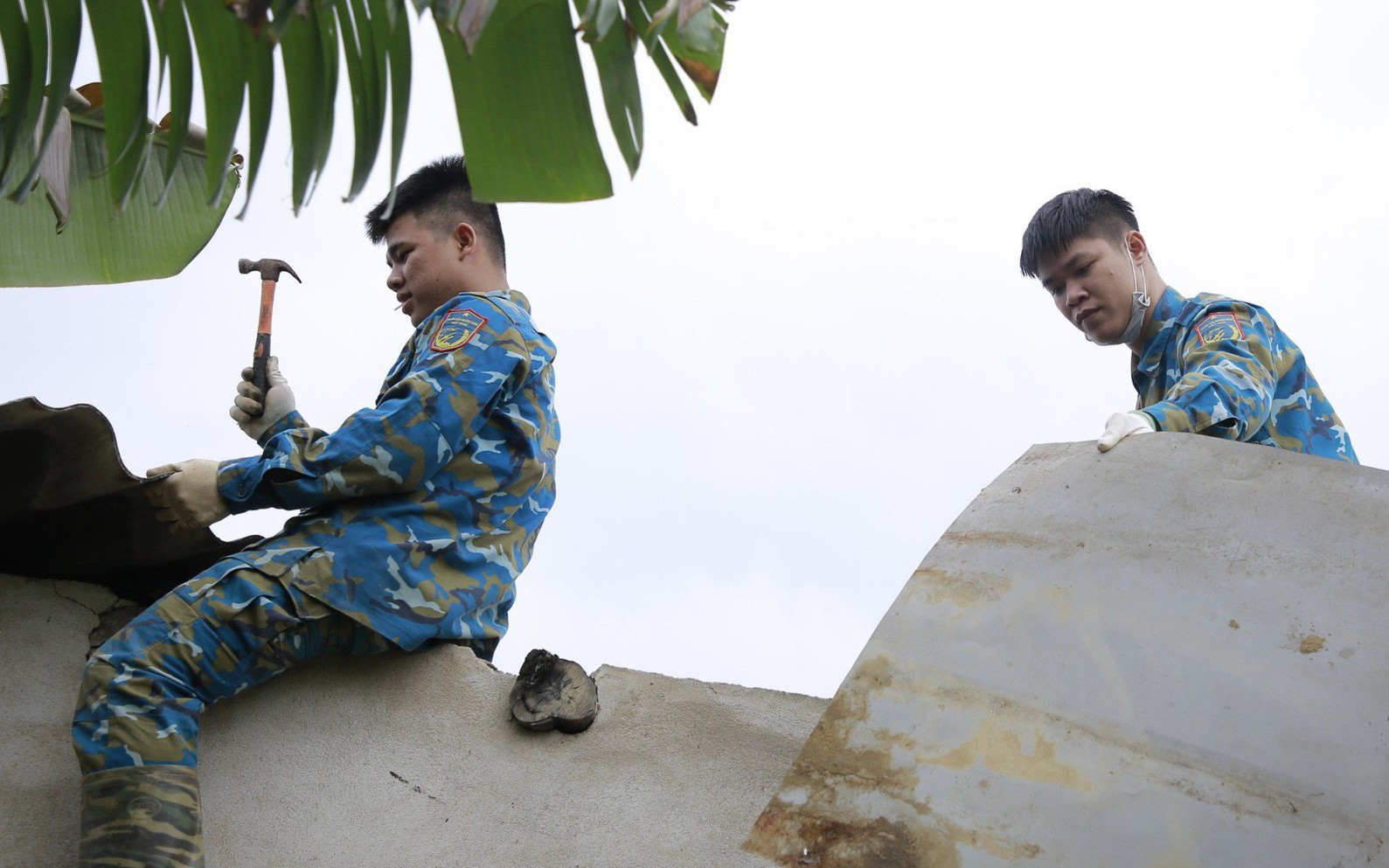 Lợp tôn, xây phòng mới cho gia đình bị thiệt hại sau vụ máy bay rơi tại Quảng Nam