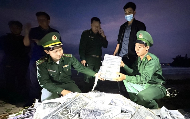 Clip: Thu giữ 288kg nghi ma túy trôi dạt vào bờ biển Quảng Ngãi - "khủng" nhất từ trước đến nay