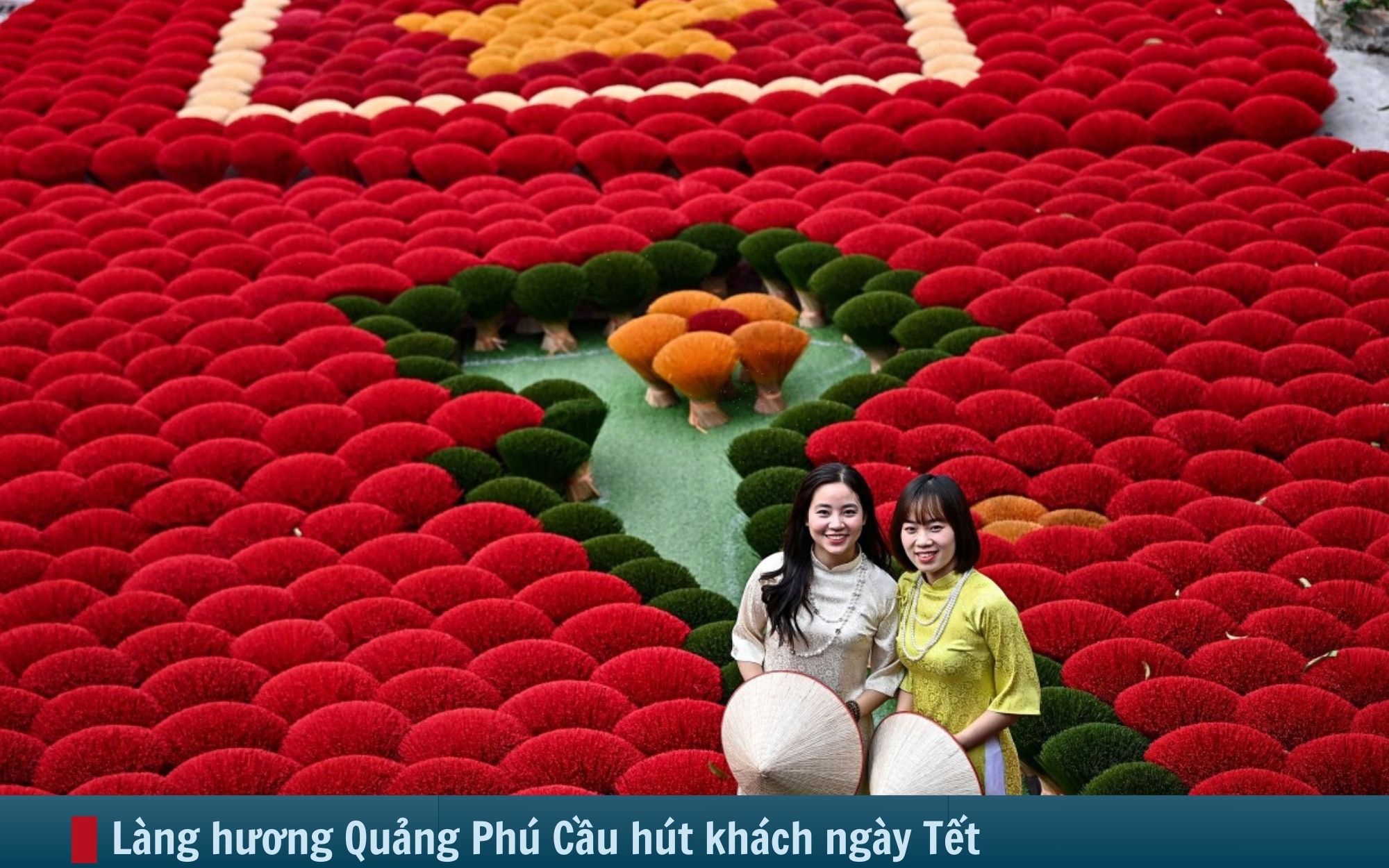 Hình ảnh báo chí 24h: Làng hương Quảng Phú Cầu tuyệt đẹp ngày Tết