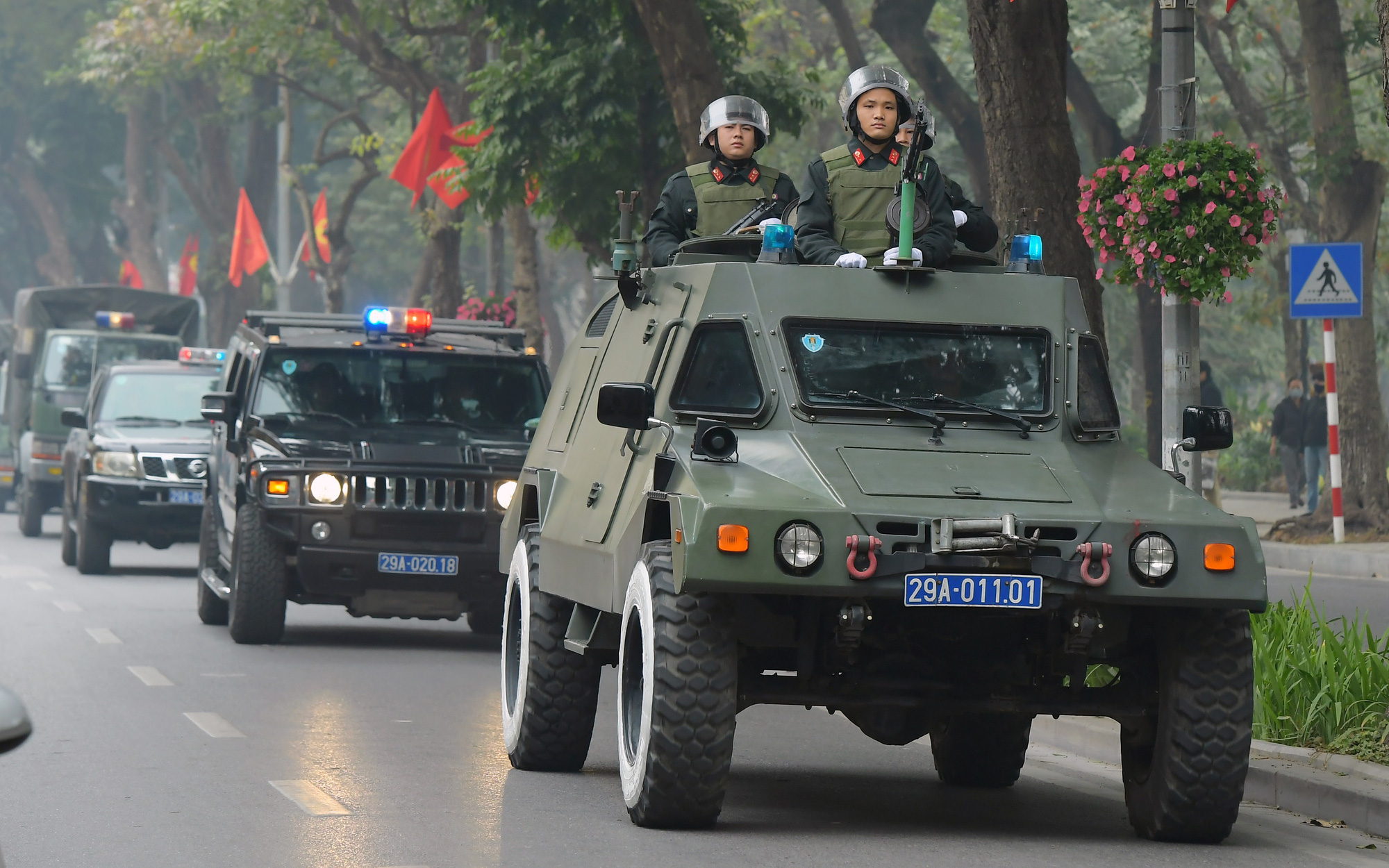 Ảnh: Công an Hà Nội ra quân bảo vệ Đại hội Đảng XIII