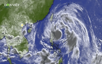 Video: Hình ảnh bão số 8 đang tiến vào biển Đông, nguy cơ bão chồng bão trong 10 ngày tới