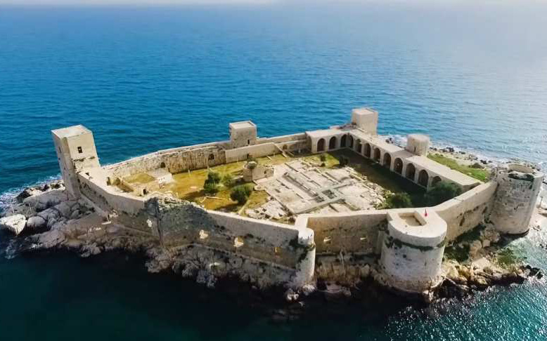 Video: Nguồn gốc bí ẩn của Kizkalesi - lâu đài nằm trên hòn đảo tí hon ở Thổ Nhĩ Kỳ