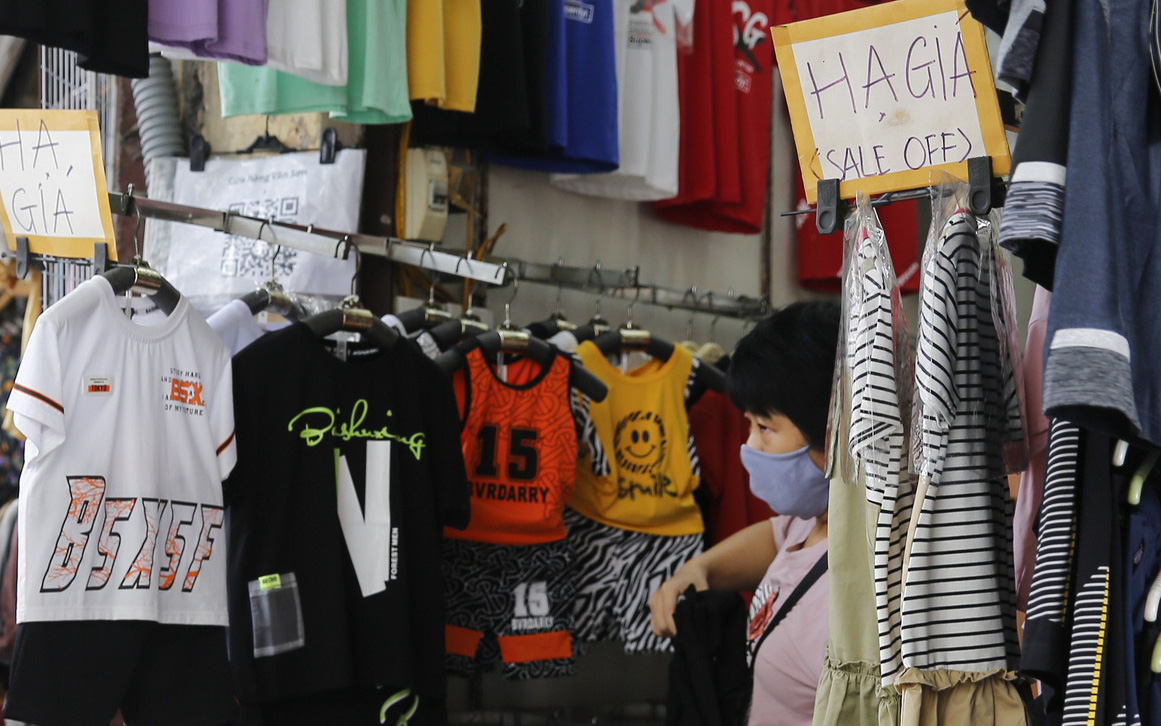 Giá thuê giảm 50%, chủ nhà vẫn bị “bùng” tiền tại phố buôn bán sầm uất nhất Hà Nội