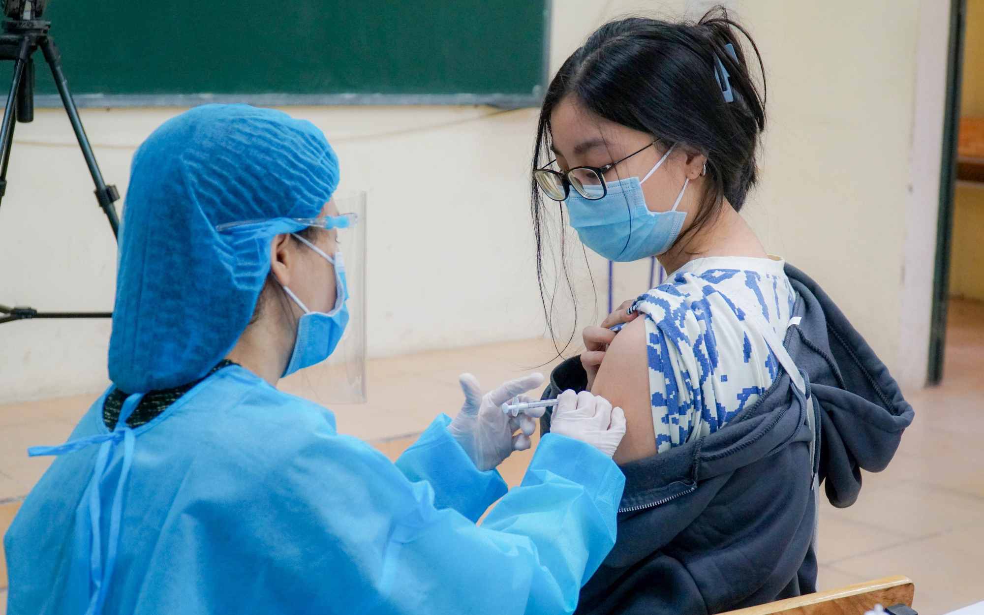 Những mũi tiêm vaccine Covid-19 đầu tiên cho trẻ dưới 18 tại Hà Nội