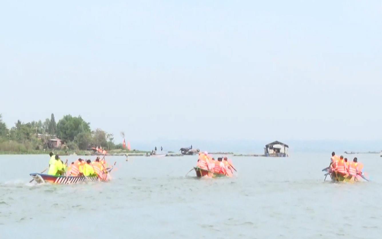 Đồng Nai: Sôi nổi hội thi đua thuyền truyền thống mừng Đảng mừng Xuân 2021