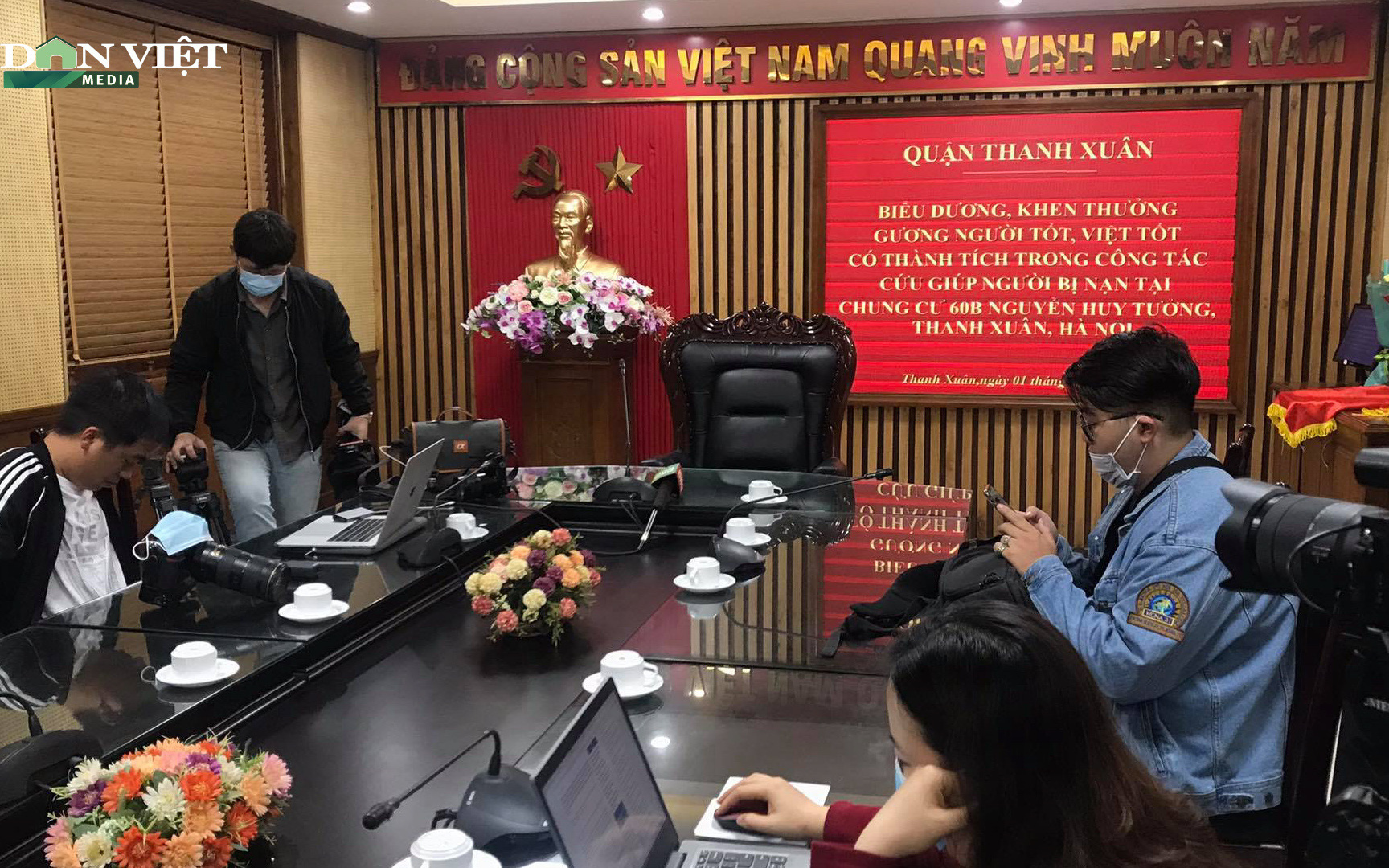 [TRỰC TIẾP] Công an Quận Thanh Xuân tổ chức khen thưởng người hùng Nguyễn Ngọc Mạnh