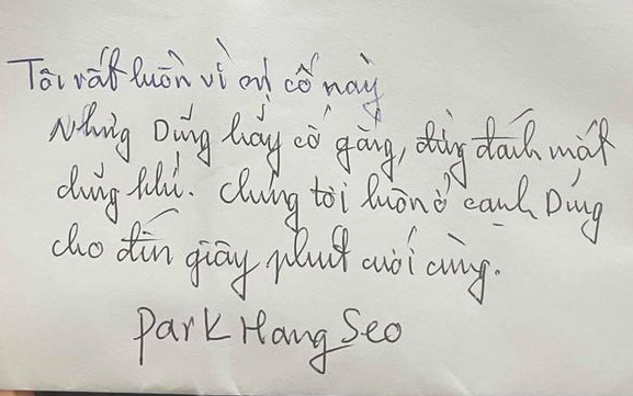 Xúc động bức thư tay thầy Park gửi Hùng Dũng: 