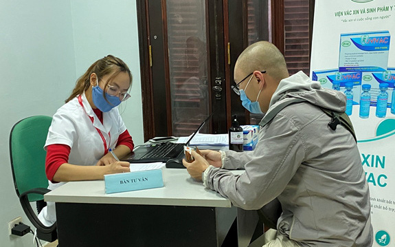 Clip: Vắng vẻ ngày đầu tuyển tình nguyện viên thử nghiệm vắc xin Covid-19 thứ 2 của Việt Nam