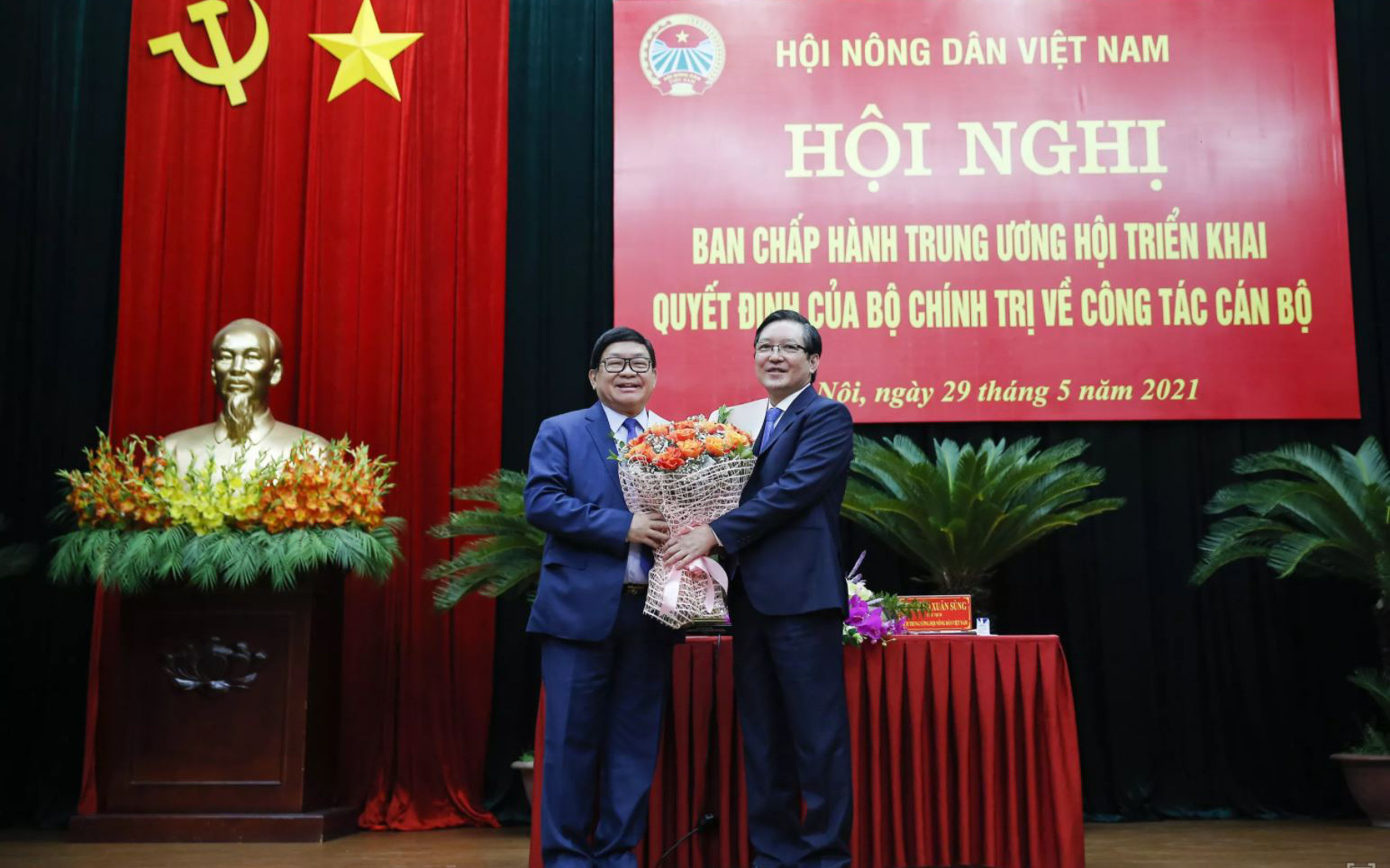 Video: Ông Lương Quốc Đoàn được bầu giữ chức Chủ tịch Hội Nông dân Việt Nam