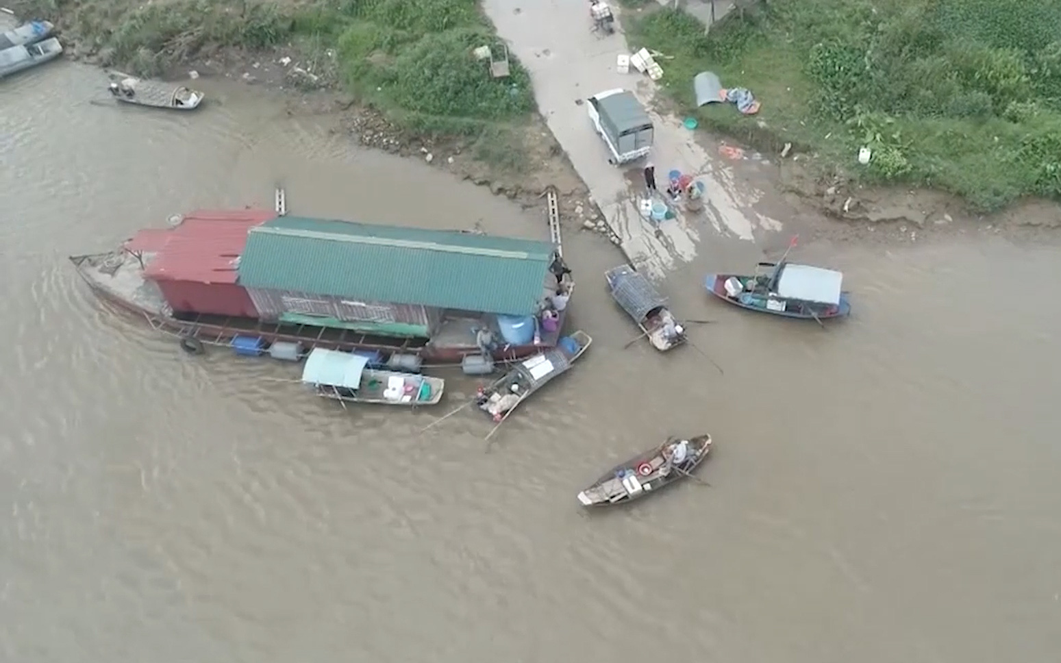 Hưng Yên: Ngư dân làng chài rộn ràng bước vào mùa cá Mòi trên sông Hồng