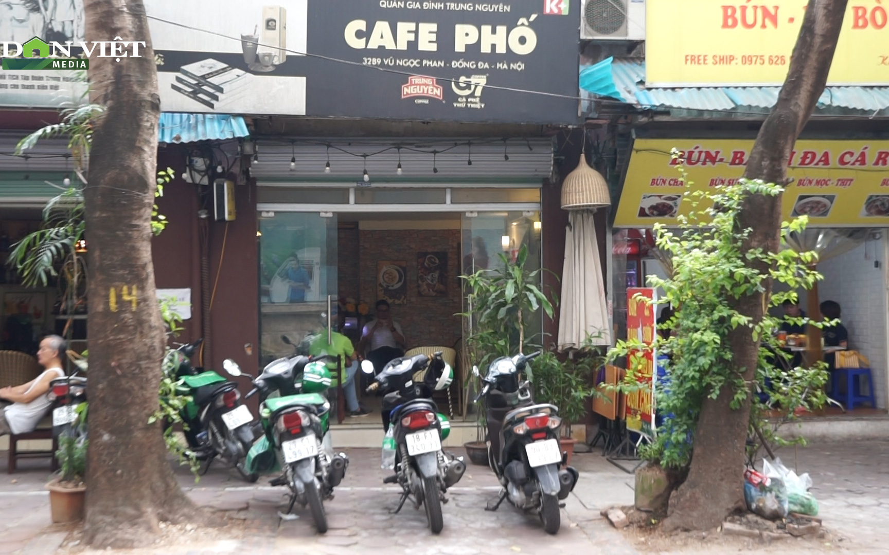 Hà Nội: Nhà hàng, quán ăn thưa thớt khách trong ngày đầu mở cửa trở lại 