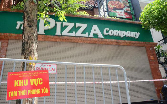 Video: Cận cảnh quán Pizza bị phong tỏa do có đầu bếp kiêm shipper mắc Covid-19 ở Hà Nội