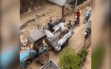 Xe cá 0 đồng ở Đồng Nai đi qua từng đường làng, ngõ xóm để phát thực phẩm miễn phí