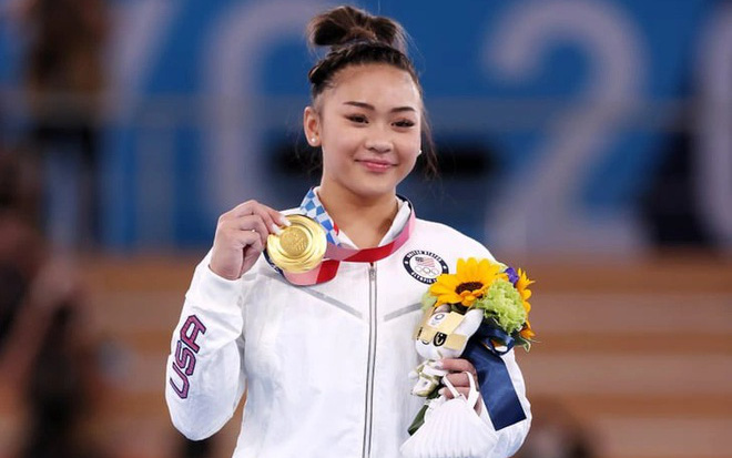 Ảnh: Vẻ duyên dáng của cô gái người H'Mông giành HCV Olympic
