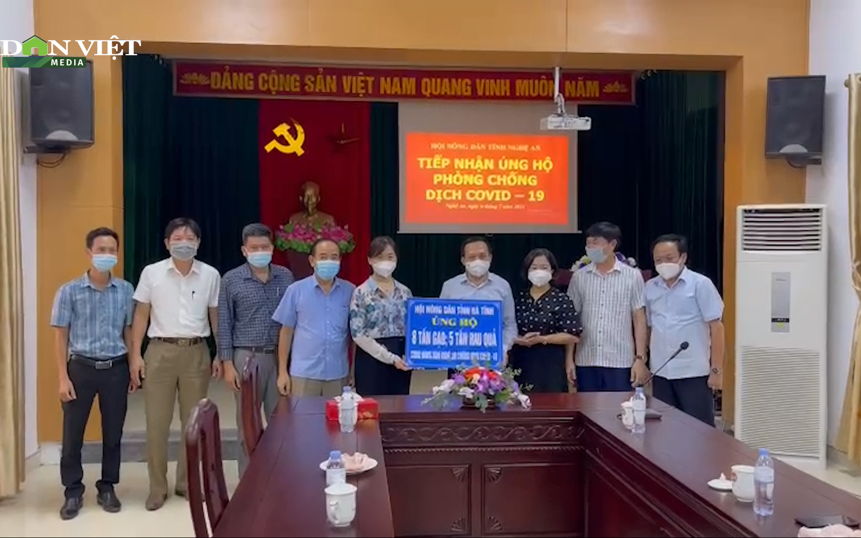 Hội Nông dân tỉnh Hà Tĩnh hỗ trợ thực phẩm cho người dân Nghệ An 