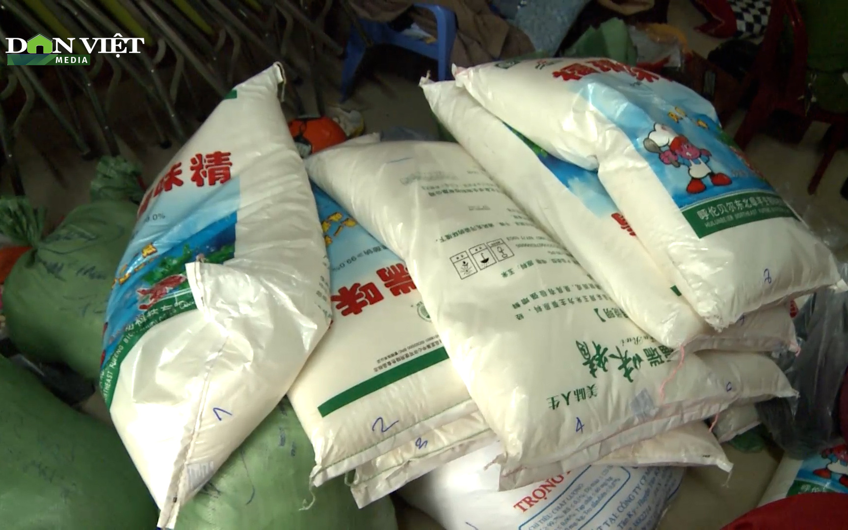 Video: Đánh sập cơ sở chuyên sản xuất bột ngọt giả ở Huế 