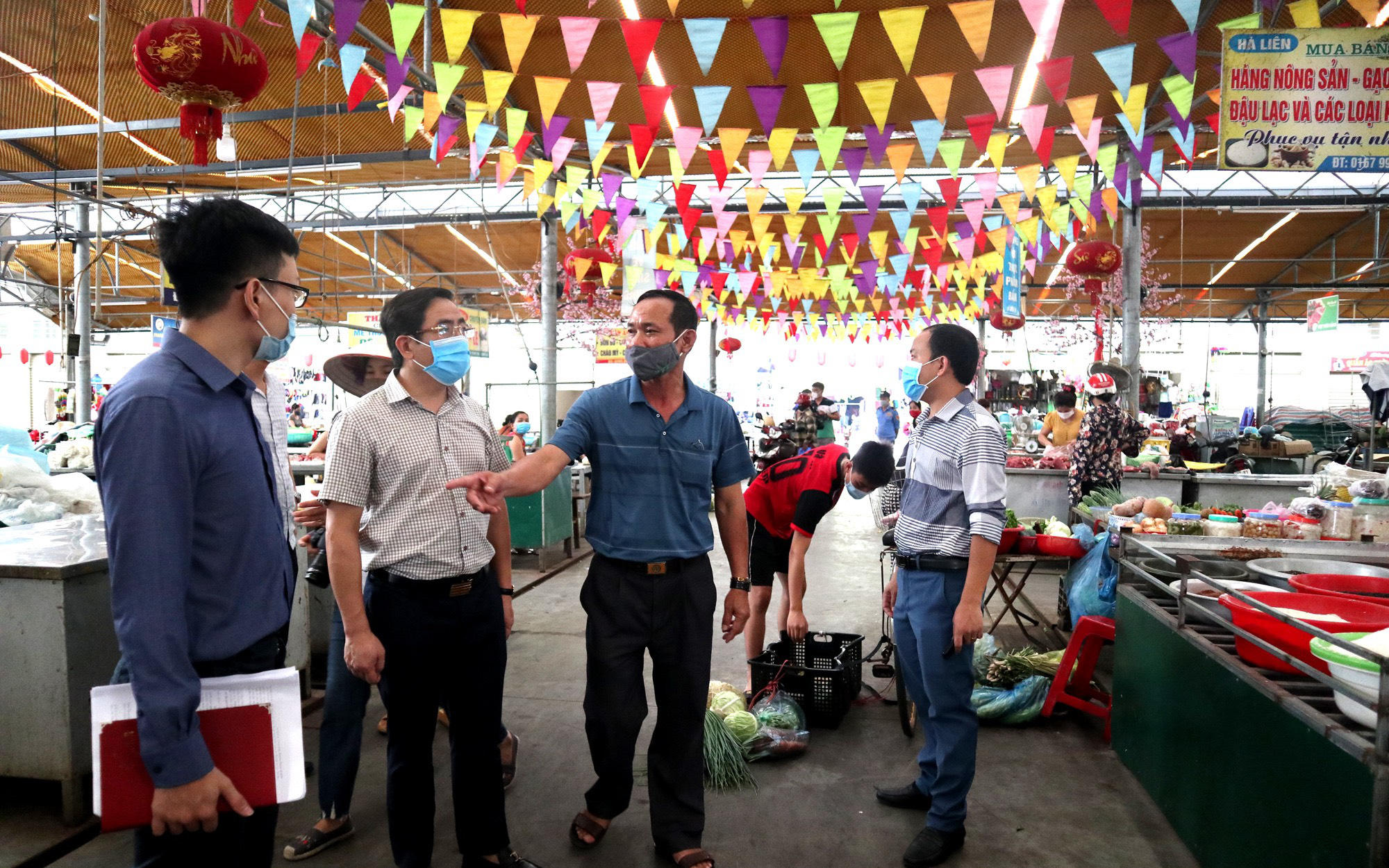 Nghệ An: Siết chặt công tác phòng dịch tại các chợ dân sinh