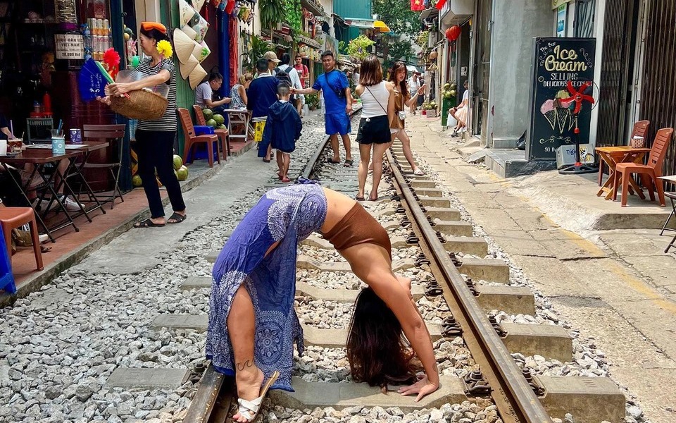 5 điểm đến nổi tiếng thế giới bị xóa sổ: Có phố đường tàu ở Việt Nam