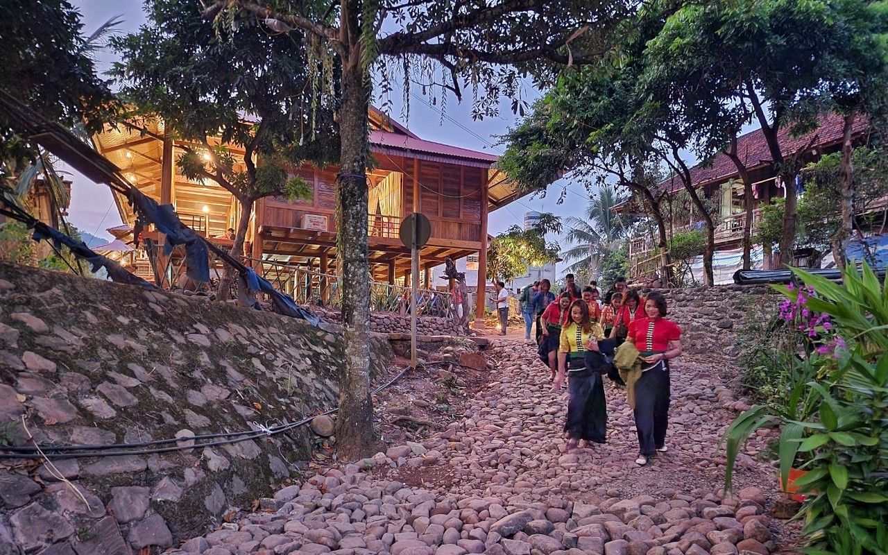 Điện Biên có bản nông thôn mới Nà Sự đẹp như phim, hút hồn du khách