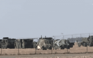 Hàng loạt thiết bị quân sự hiện đại được chuyển đến căn cứ của Ba Lan gần biên giới Ukraine