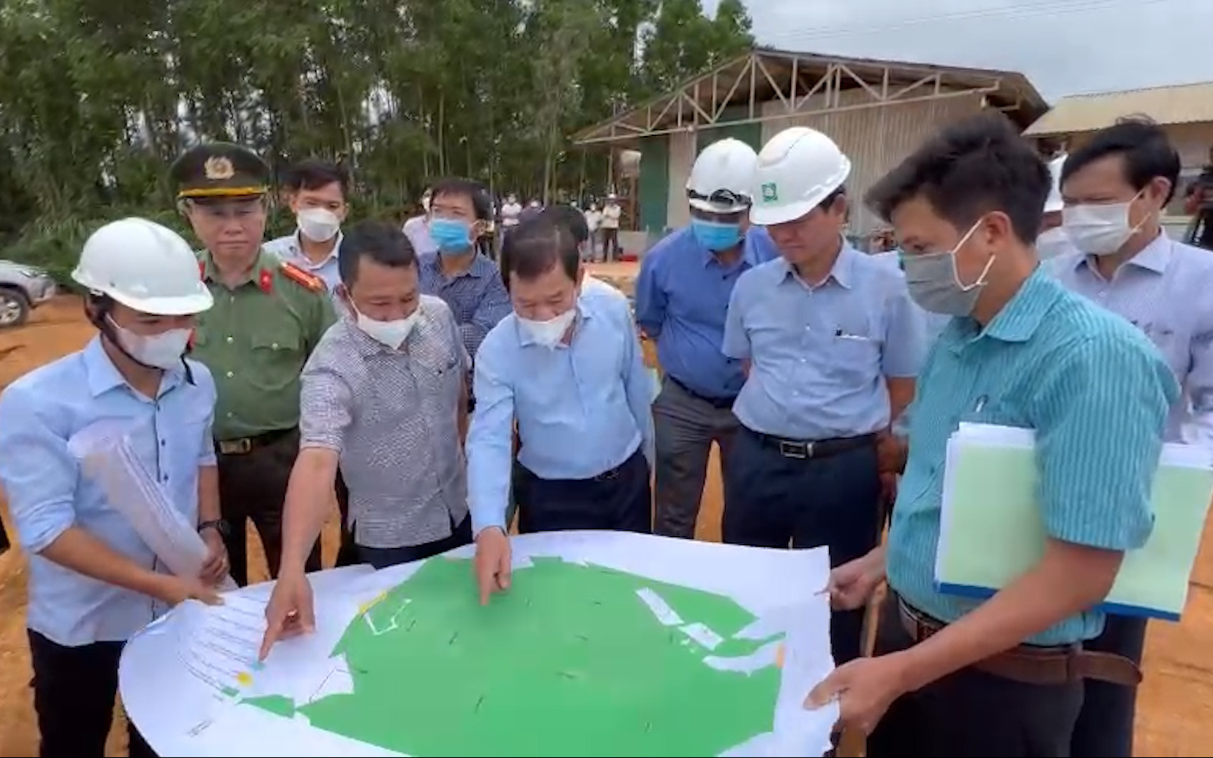 Chủ tịch tỉnh Quảng Ngãi đích thân ra hiện trường chỉ đạo nóng công trình Khu tái định cư 350 tỷ chậm tiến độ
