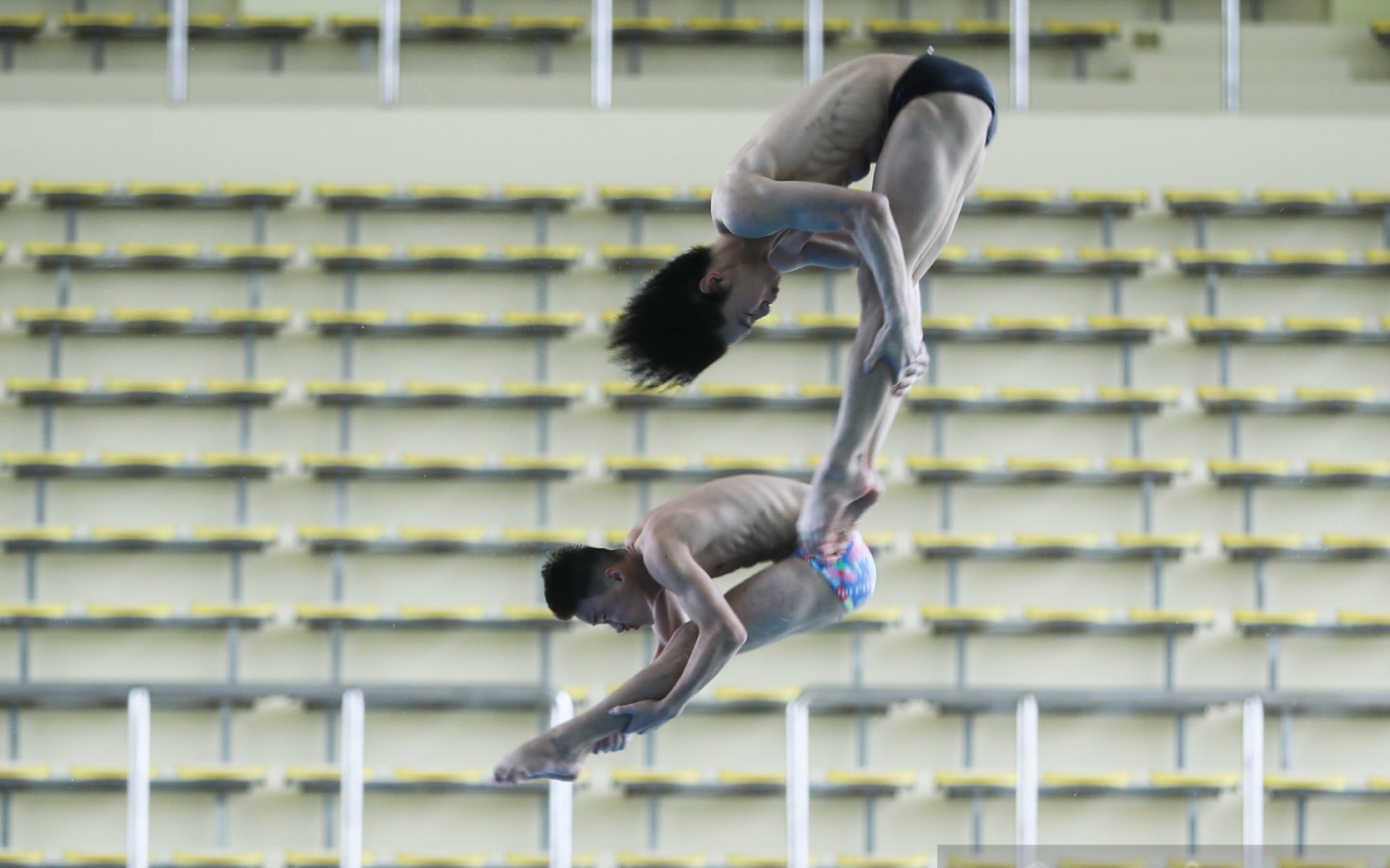 Hình ảnh đội nhảy cầu Việt Nam tập luyện nhằm đổi màu huy chương tại SEA Games 31