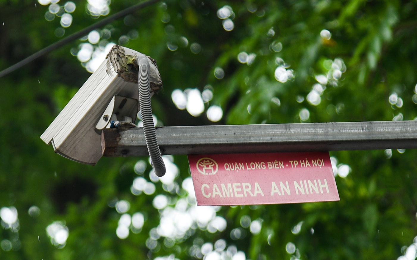 Cận cảnh hàng loạt camera được lắp trên cầu Long Biên để phạt nguội