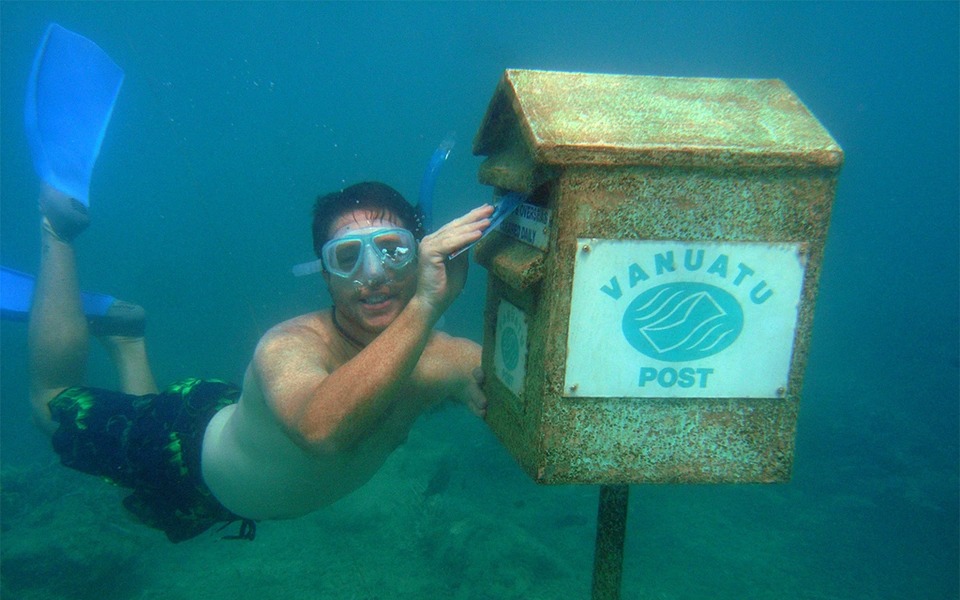 Tìm hiểu về những hòm thư kỳ lạ đặt dưới đáy biển