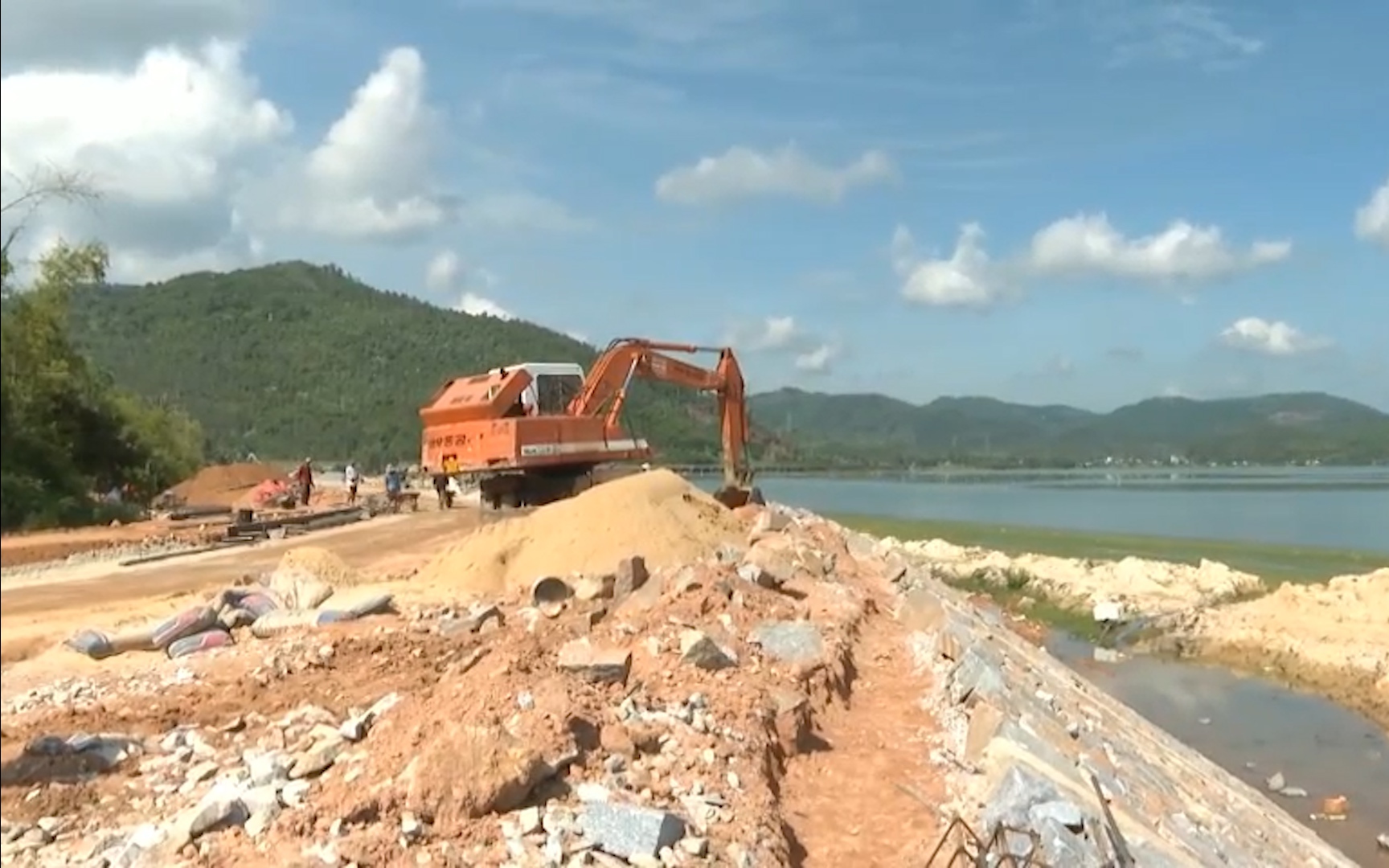 Quảng Ngãi: Đầu tư nhiều triệu đô làm đường đưa nền văn hoá cổ Sa Huỳnh vươn xa