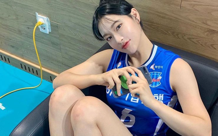 Hotgirl bóng chuyền mới của Hàn Quốc vừa tròn 21 tuổi, cao 1m73 và khuôn mặt giống thần tượng âm nhạc