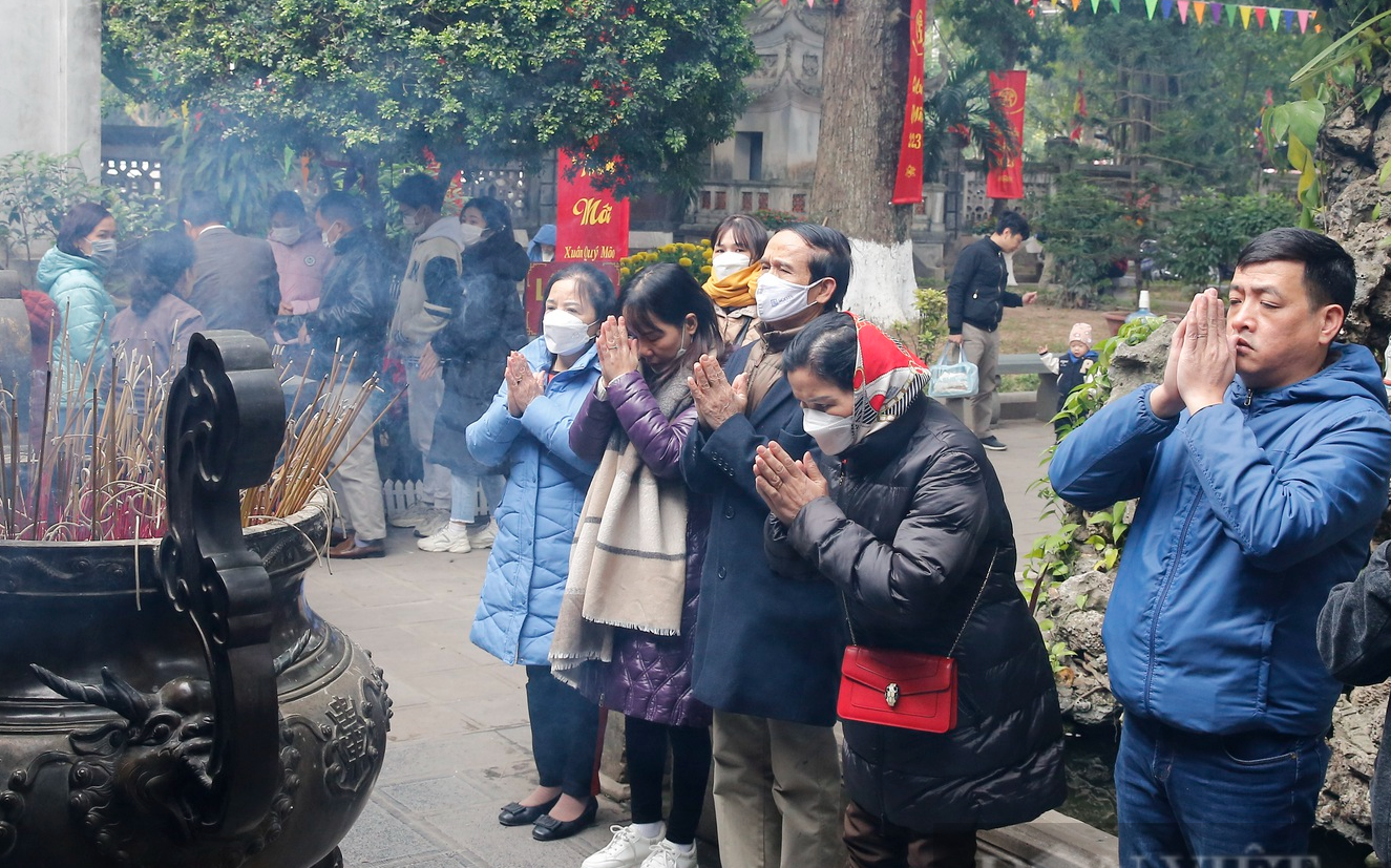 4 ngôi đền thiêng đất kinh thành Thăng Long thu hút người dân đi lễ đầu năm