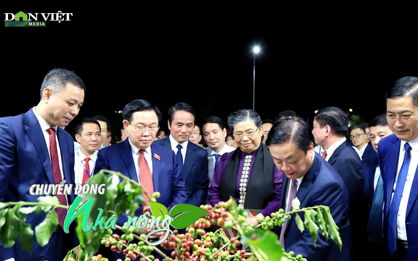 Chuyển động Nhà nông 21/10: Chủ tịch Quốc hội Vương Đình Huệ dự khai mạc Lễ hội cà phê tại Sơn La