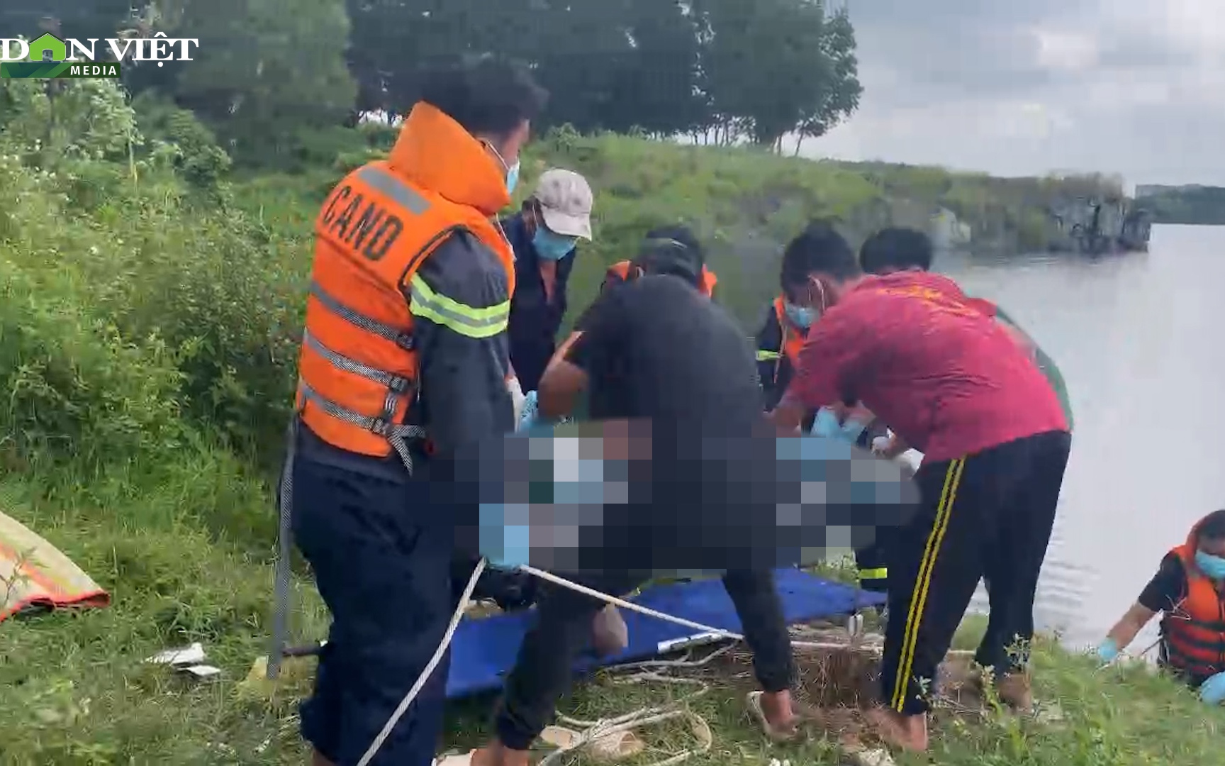 Đi câu cá, tá hỏa phát hiện thanh niên 25 tuổi tử vong dưới hồ đá làng ĐH Quốc gia TP.HCM
