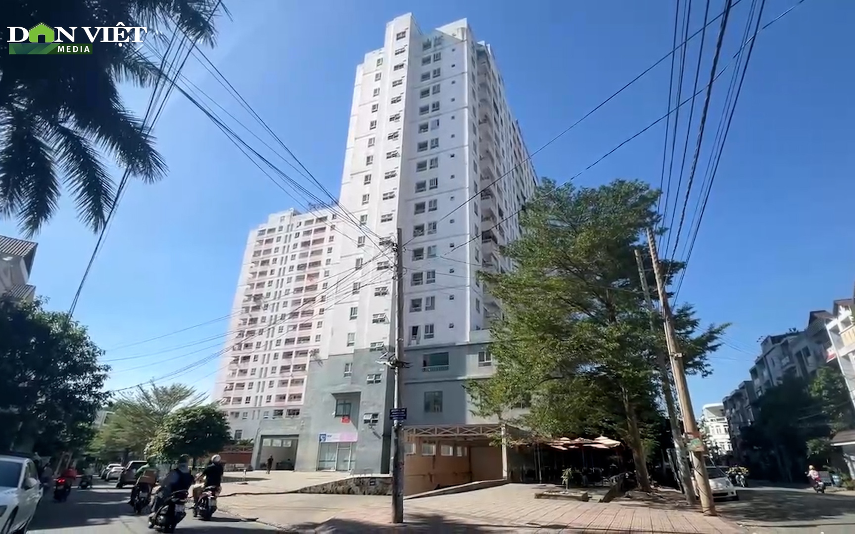Clip: Thai phụ rơi từ tầng cao chung cư ở TP Thủ Đức xuống tầng 4 thiệt mạng