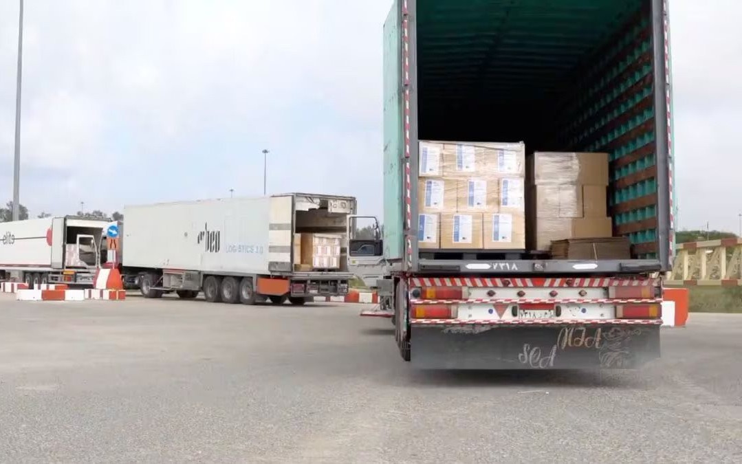 Clip: Israel cho phép hàng viện trợ vào Dải Gaza qua cửa khẩu Kerem Shalom