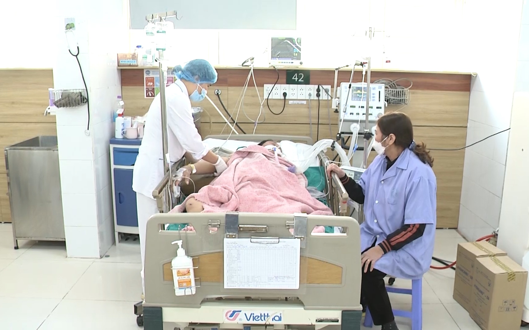 Video: Hàng loạt bệnh nhân phải nhập viện vì uống thuốc đông y rao bán trên mạng