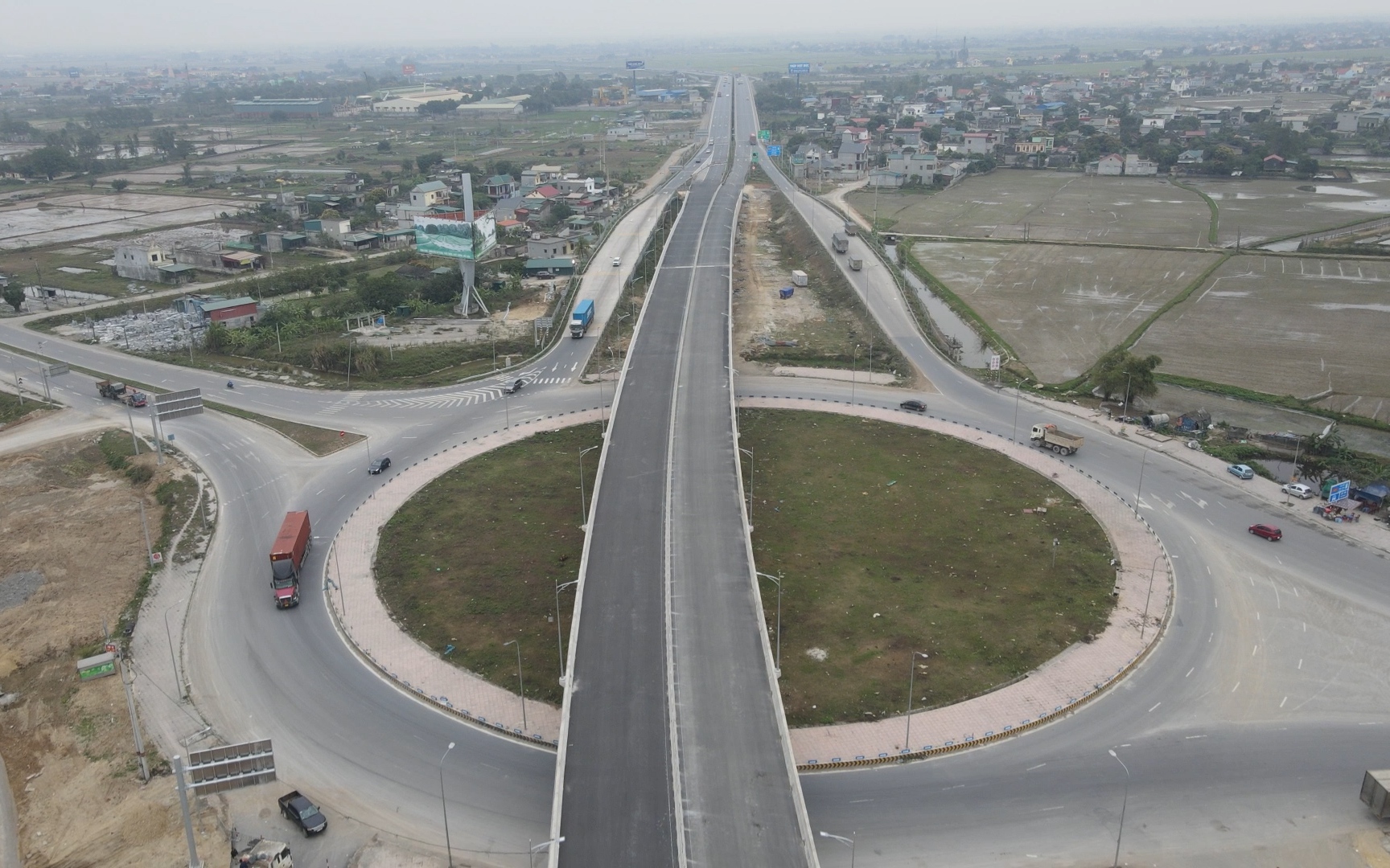 Hình hài tuyến cao tốc Bắc Nam đi qua Ninh Bình – Thanh Hóa chuẩn bị thông xe 