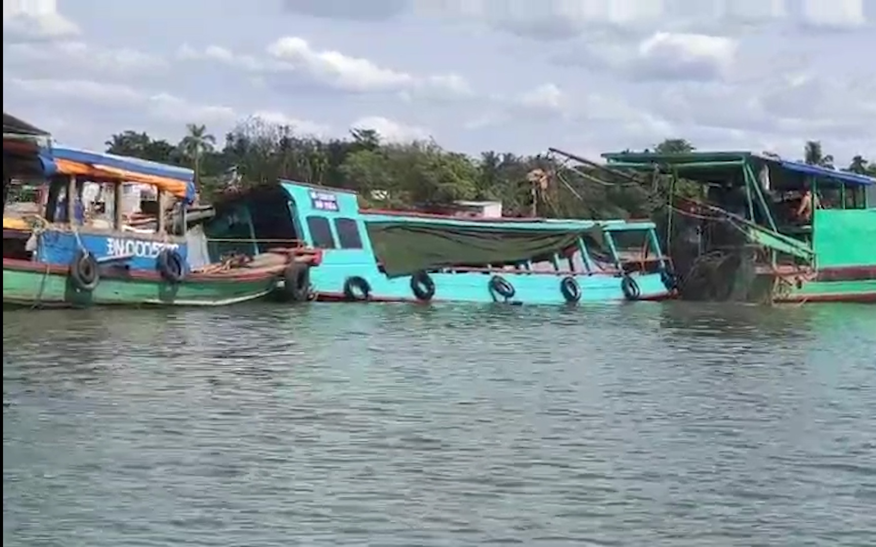 Đồng Nai: Lật thuyền gần cù lao Ba Xê, 12 người rơi xuống nước, 1 phụ nữ mang thai tử vong