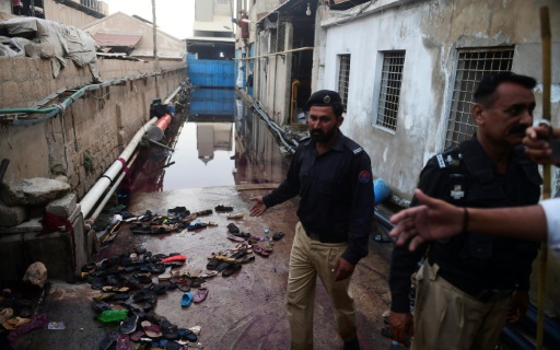 Clip: Giẫm đạp khi nhận hàng cứu trợ, ít nhất 11 người thiệt mạng ở Pakistan