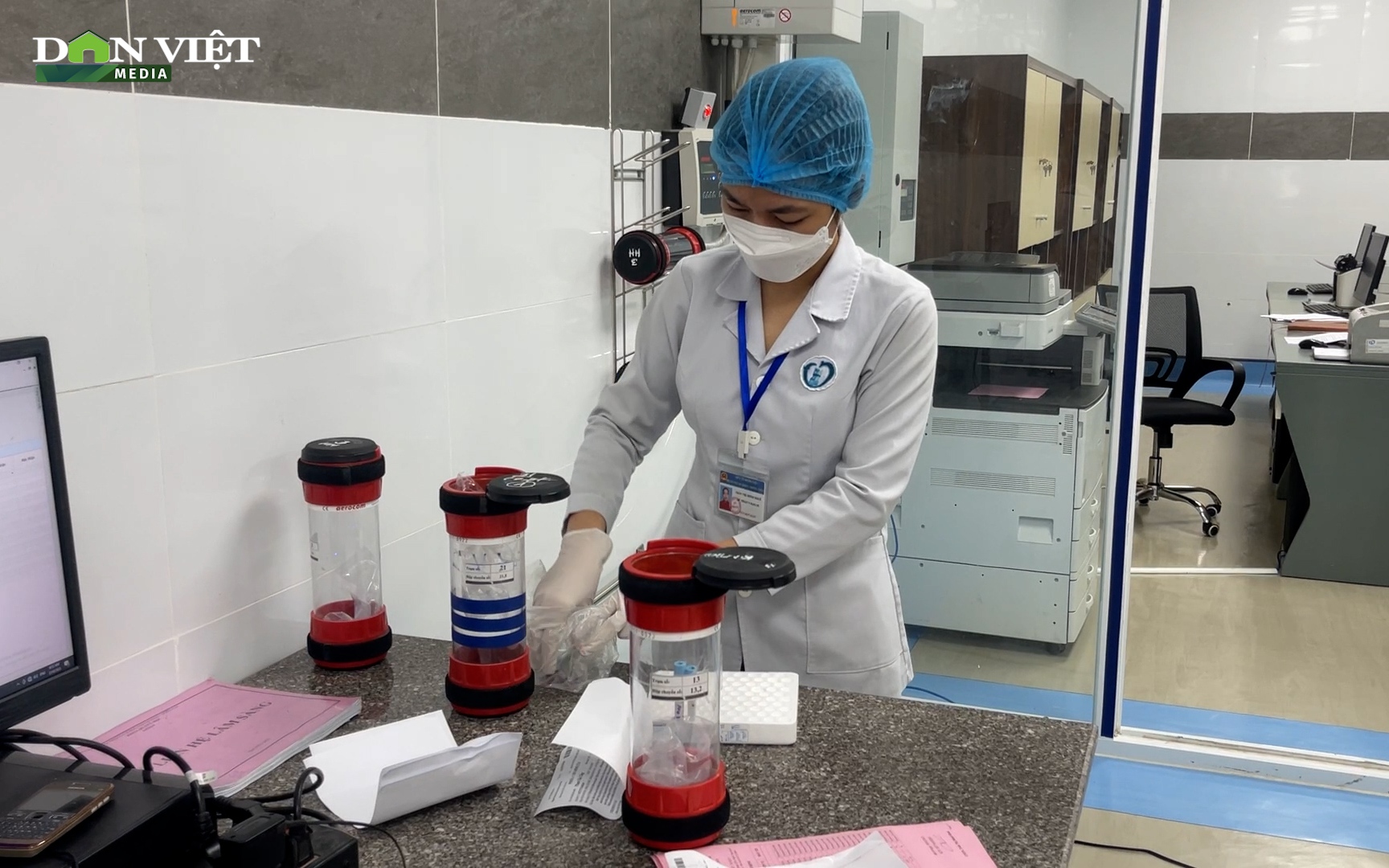 Hệ thống chuyển mẫu xét nghiệm bằng khí nén lần đầu tiên được đưa vào sử dụng tại bệnh viện công ở Đồng Nai