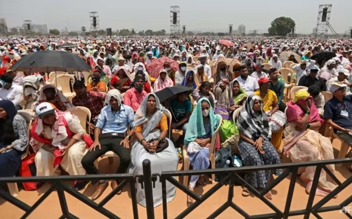 Clip: 11 người thiệt mạng vì say nắng tại một sự kiện ngoài trời ở Ấn Độ