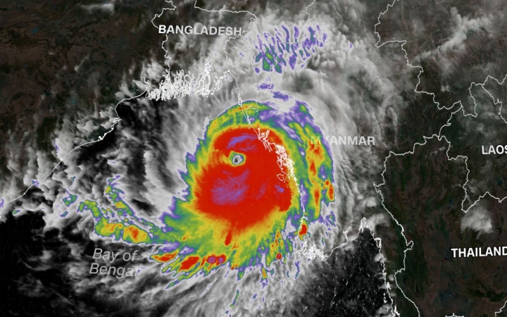 Clip: 400.000 người Myanmar, Bangladesh sơ tán do lốc xoáy 