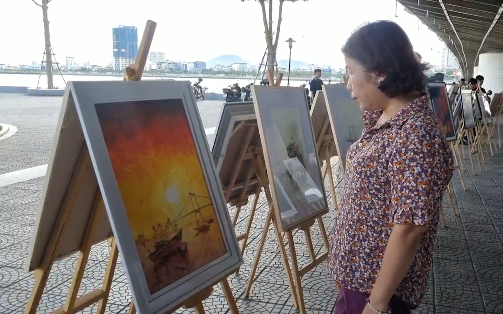 Độc đáo 120 bức tranh sáng tác chỉ trong 5 ngày tại bán đảo Sơn Trà