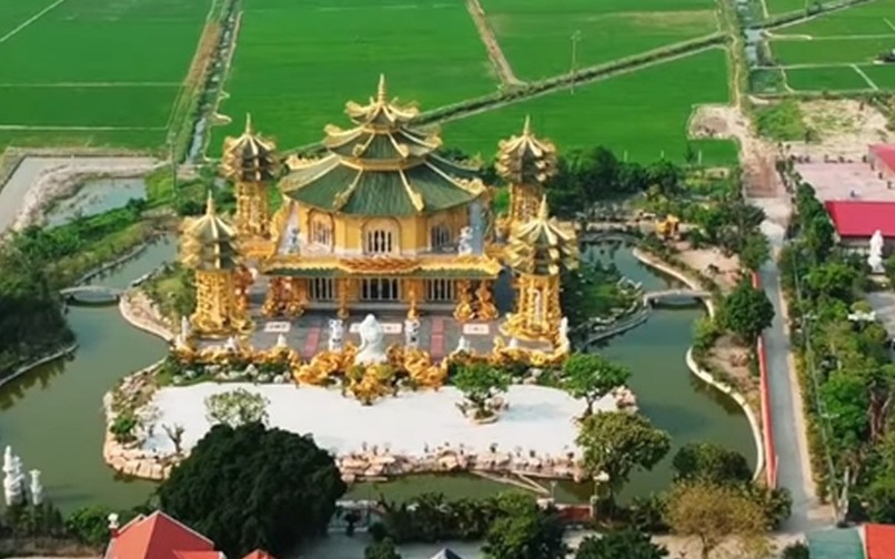 Cận cảnh ngôi chùa dát vàng ở một huyện của tỉnh Hưng Yên khiến nhiều người ngỡ ngàng