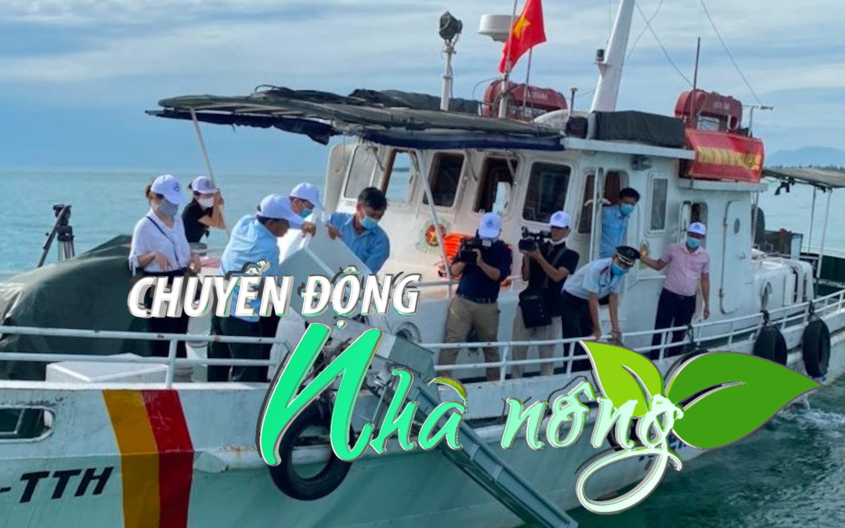 Chuyển động Nhà nông 1/9: Thừa Thiên Huế thả 5.000 con tôm sú trưởng thành xuống biển